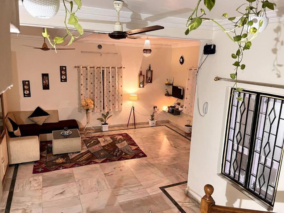 Gauranga Kutir-A Spiritual Villa Retreat Μπουμπάνεσβαρ Εξωτερικό φωτογραφία