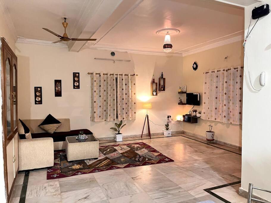 Gauranga Kutir-A Spiritual Villa Retreat Μπουμπάνεσβαρ Εξωτερικό φωτογραφία