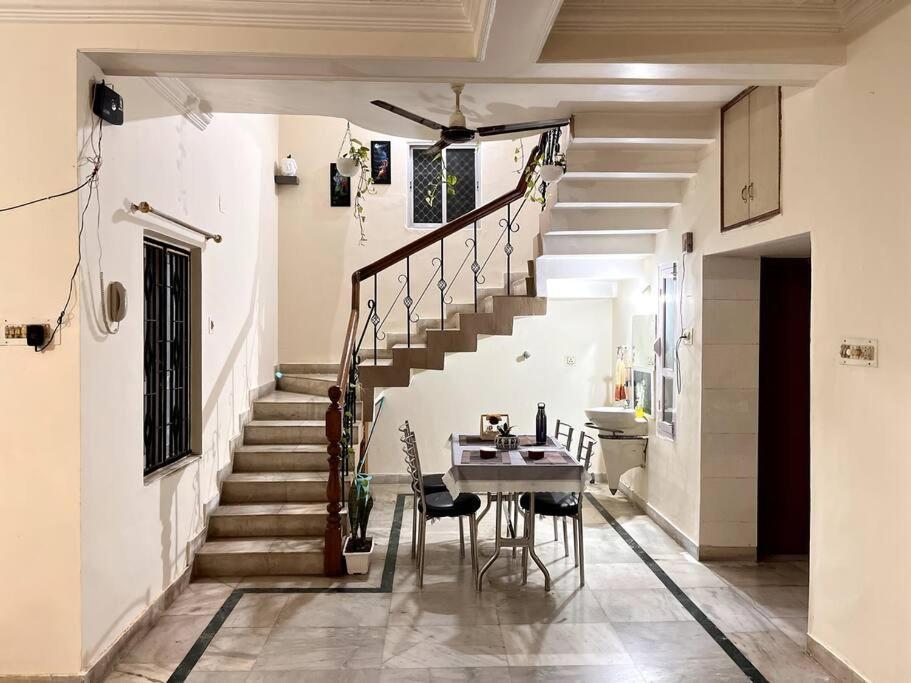 Gauranga Kutir-A Spiritual Villa Retreat Μπουμπάνεσβαρ Εξωτερικό φωτογραφία